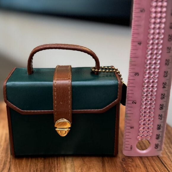 WOLF DESIGNS Green Leather Travel Jewelry Case — Vintage Compact Luxe - Picture 9 of 10